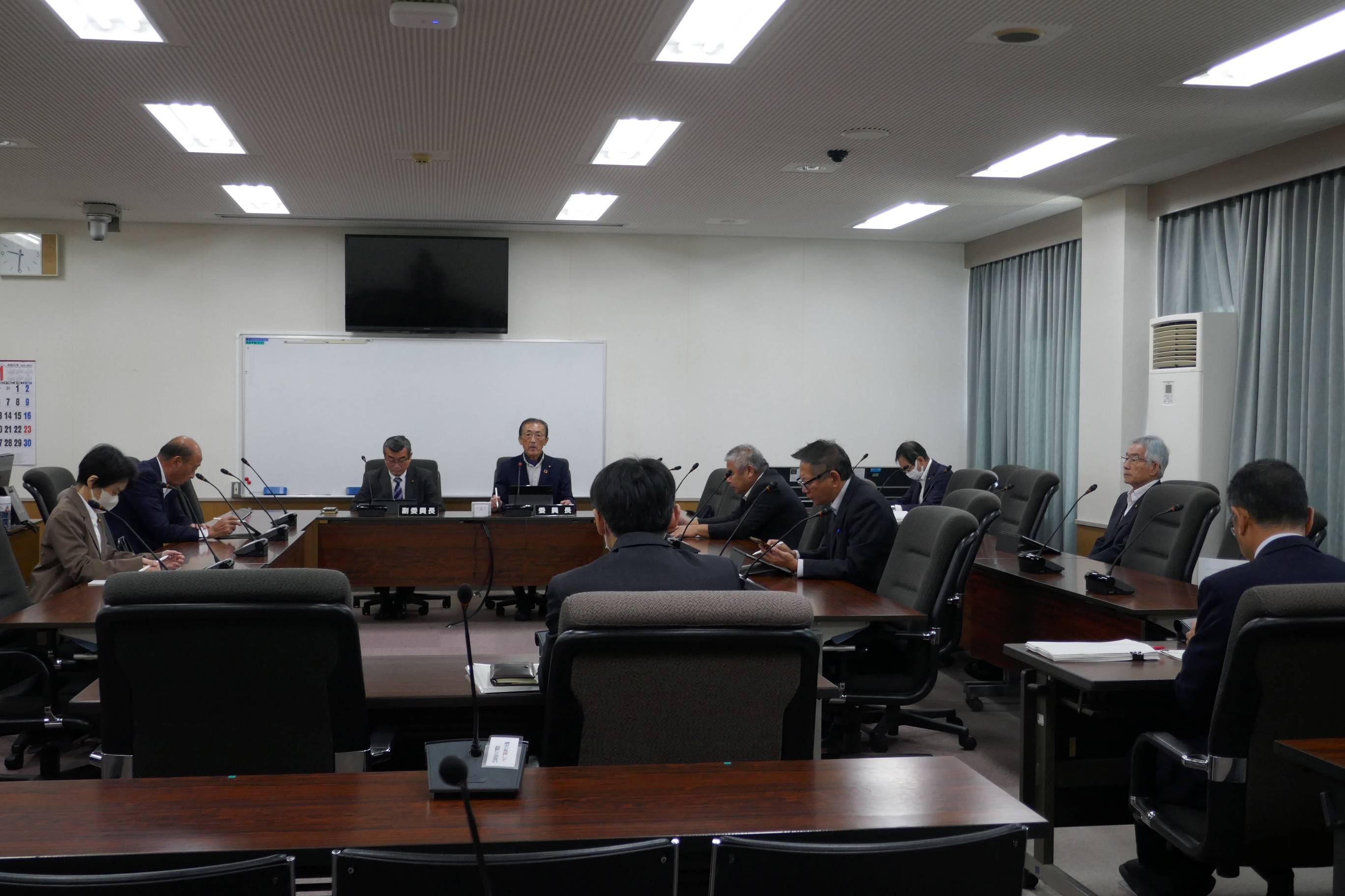 議会運営委員会で第４回定例会の会期日程を申し合わせました